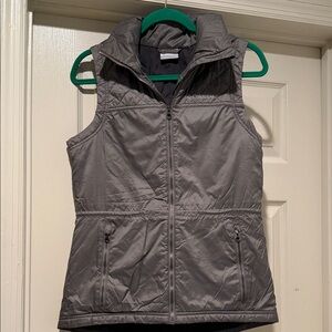 NWOT Columbia Cedar Express UPF Sun Protection Grey Durable Women Vest Small